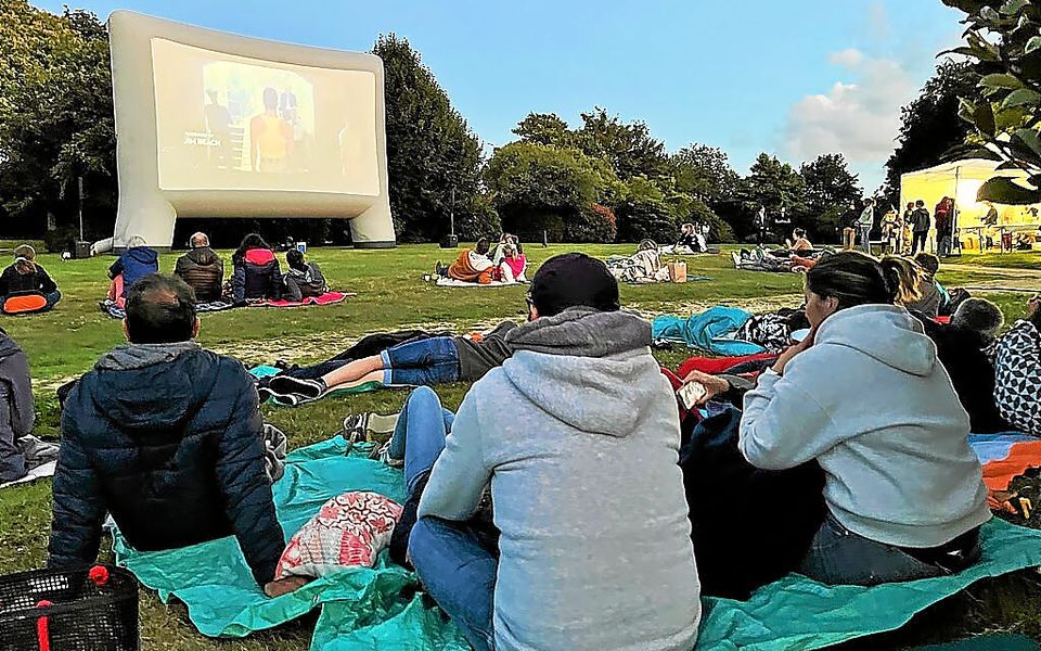 À Vannes, le cinéma plein air prend ses quartiers à Cliscouët